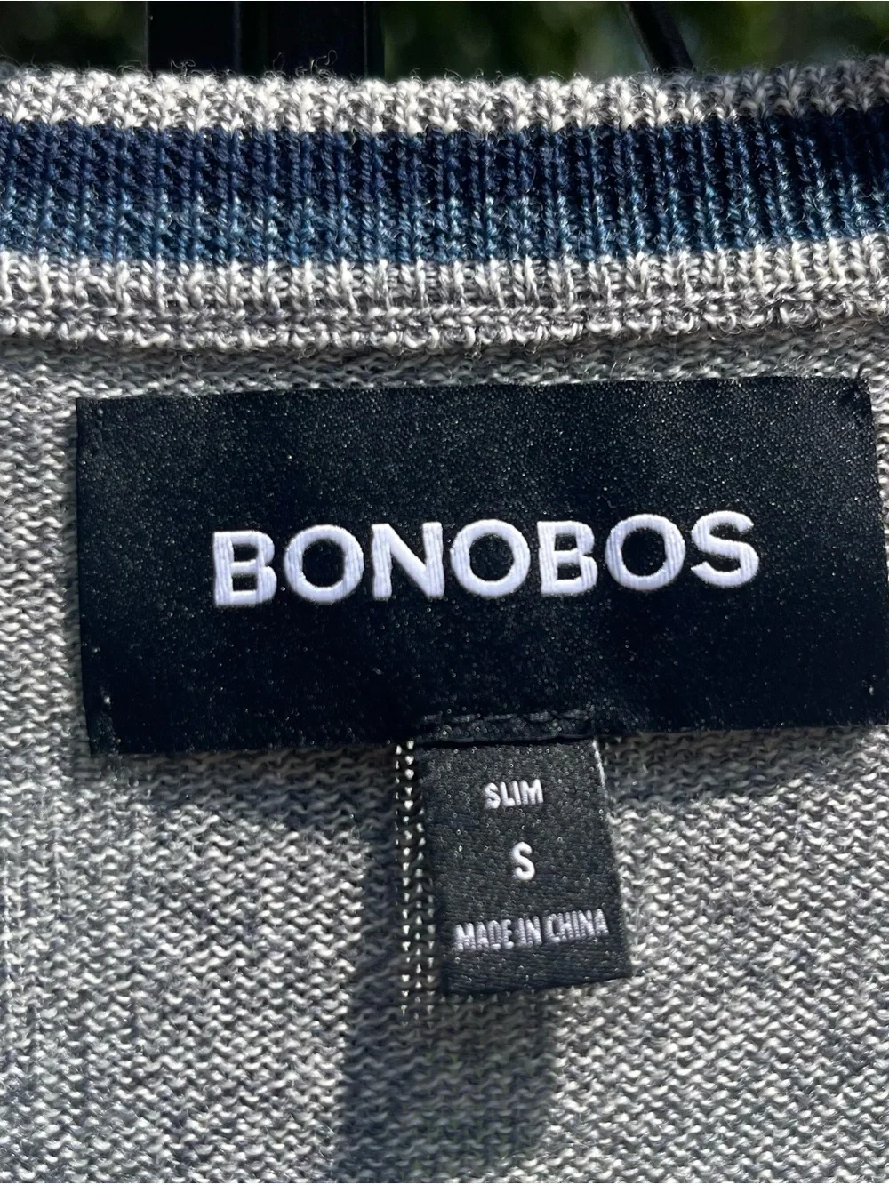 Bonobos 100% Extra Fine Merino Wool Gray V-Neck Sweater Size S Preppy Minimalist